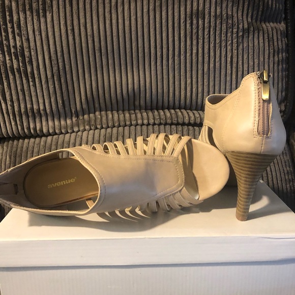 LOLITA PUMPS - Picture 2 of 6